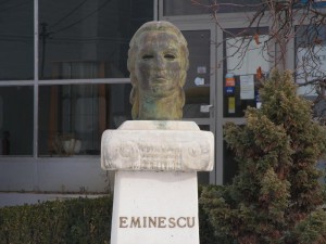 bust eminescu